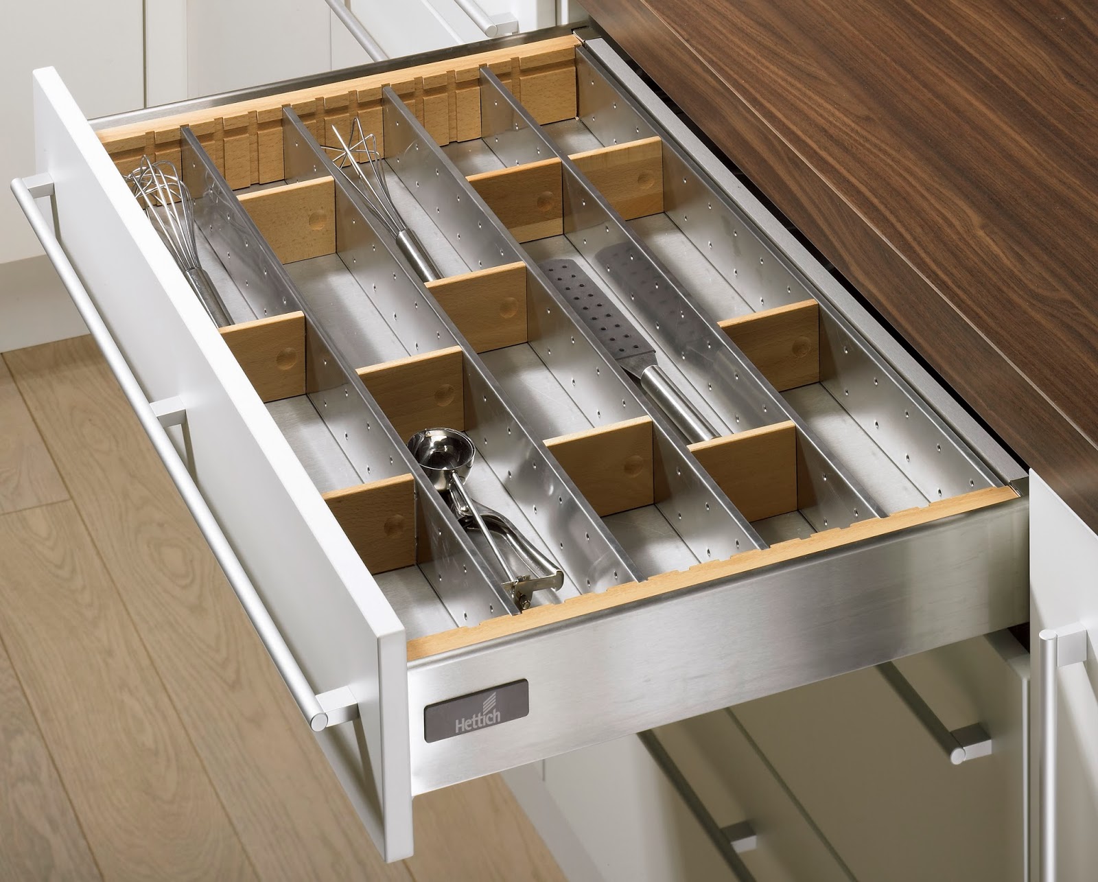 Выдвижное хранение. Лоток Hettich ORGATRAY 600. Hettich лоток, ORGATRAY 900. Хеттих лоток для столовых приборов. Orga Tray лоток.